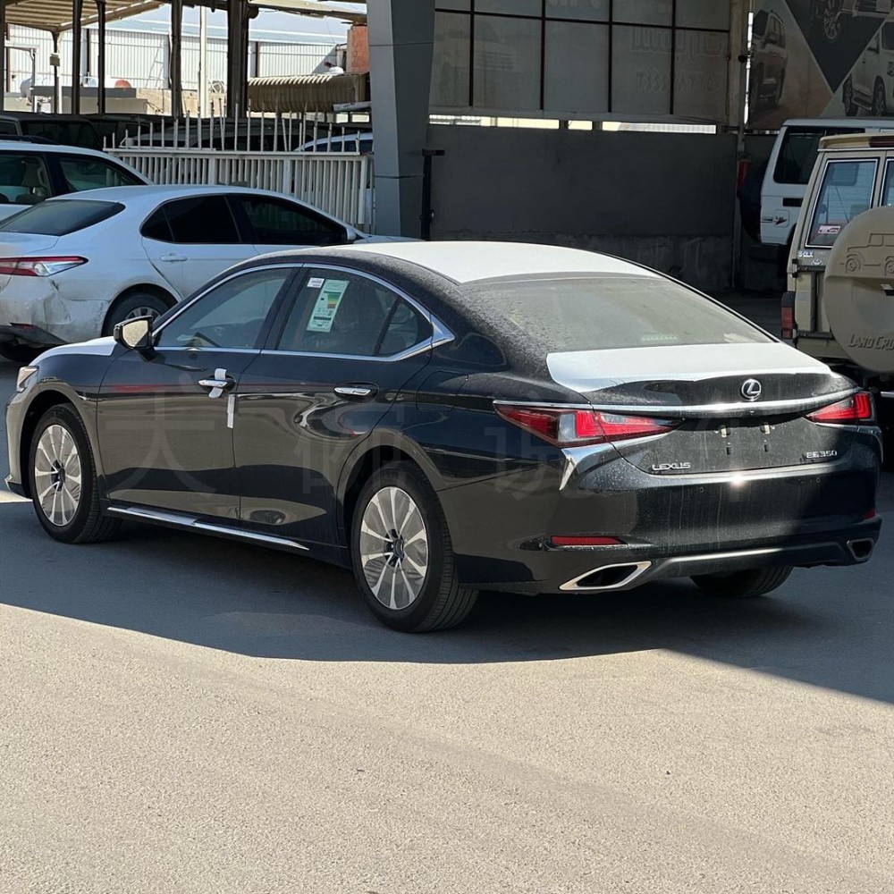 新款雷克萨斯es350配置曝光!造型优雅又大气,6双引擎后驱!_腾讯新闻