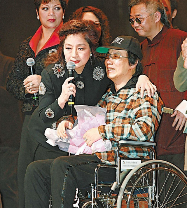 蔡国权:曾与张国荣比肩,车祸瘫痪被妻子遗弃,晚年生活令人唏嘘