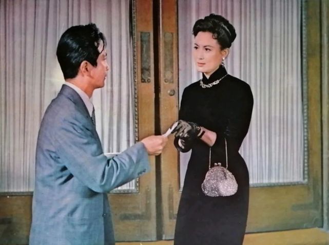 80年代谍战悬疑神作,最美女特工向梅,无法超越的《蓝色档案》