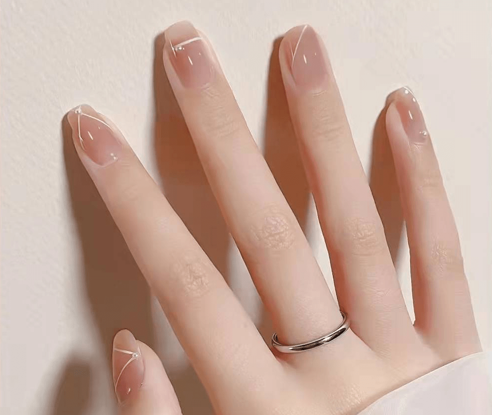 速看4款清新简约的美甲让美丽拿得出手显白又好看