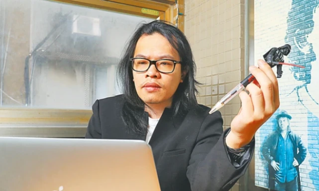 张悬甚至还说娱乐圈近年来的离婚事件让她受教很多,她不想用公众人物