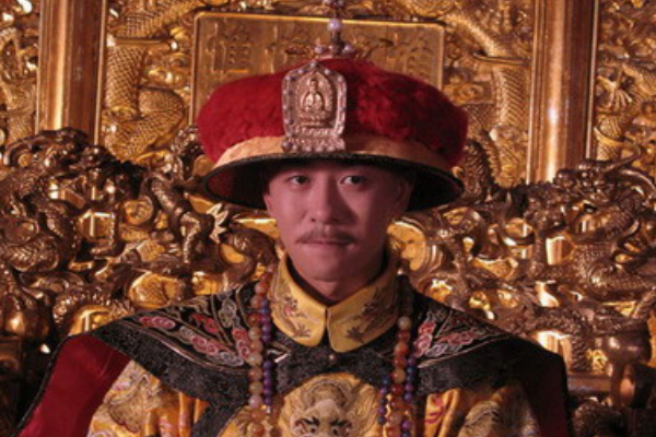 打开腾讯新闻,查看更多图片 >安排完后事以后,咸丰帝便驾崩了,年仅31