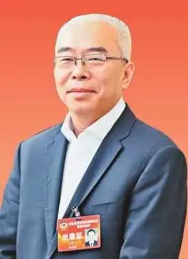 杜国平市政协委员,重庆高新开发集团党委书记,董事长聚焦科学主题铸魂