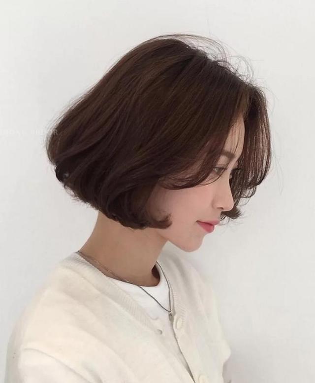 属于任何一个年龄阶段都能驾驭的烫发类型