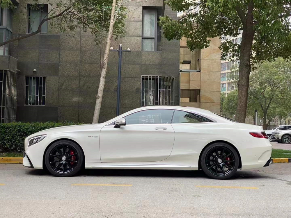 奔驰coupe(奔驰coupe轿跑e260)