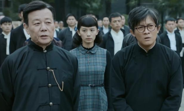 但最近开播的《勇敢的心2》却有些不尽人意,这部电视剧以国文教员佟家