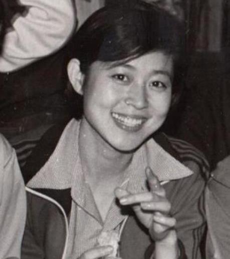 倪萍:一生5次恋爱3段婚姻2个孩子,有两个人给她留下永远的痛