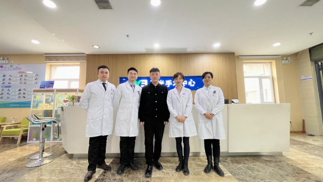 计划着清晰的人生，却有摆脱不掉的模糊视界​——德艺坊班主、师娘摘镜日记(图1)