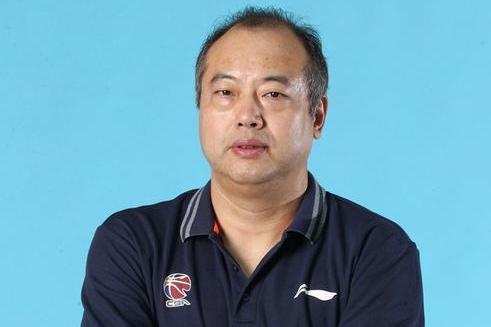 第4位,张勇军,可以说是他一手打下了今天广东宏远cba霸主的基础,曾经