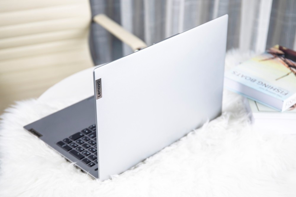 15寸大屏标杆联想小新air15新评测