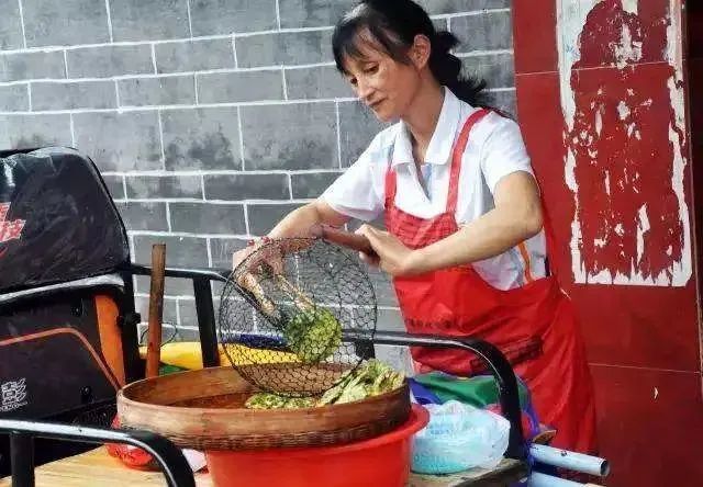 铁勺粄:一勺一粄一嘴香