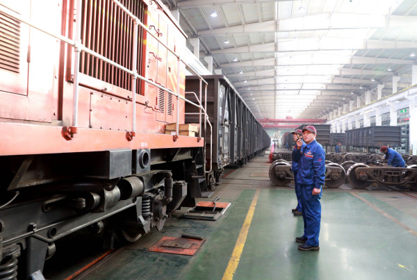 沈铁吉林车辆段保障煤炭运输为千家万户送暖