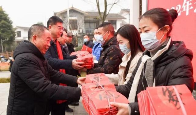 白头镇党委书记李铭剑表示,此次活动为广大村民群众传