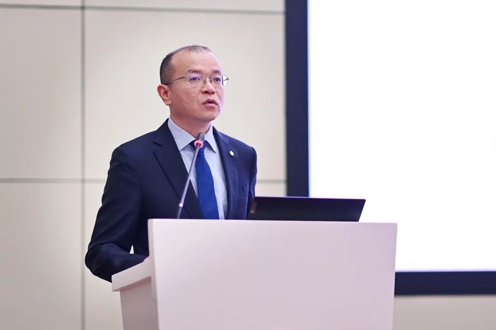 中重卡必达187万辆挑战20万辆东风商用车掌门人周先鹏发2022动员令