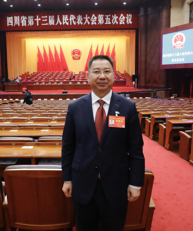 四川省人大代表曾文忠建议完善知识产权保护体系打击恶意抢注等不良