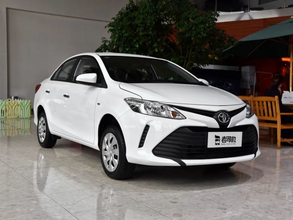 丰田的三厢轿车才738万元还配有一键启动实拍丰田威驰