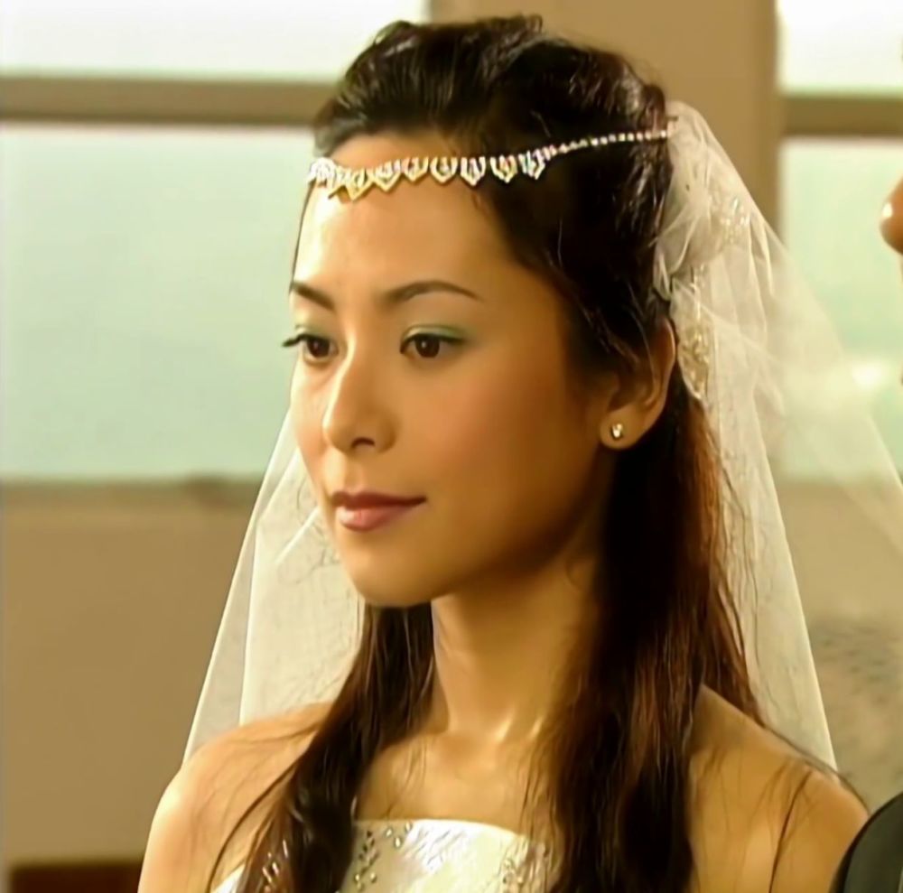 港姐郭羡妮两次恋上人夫,败光好名声,下嫁河南穷指导翻盘逆袭插图13