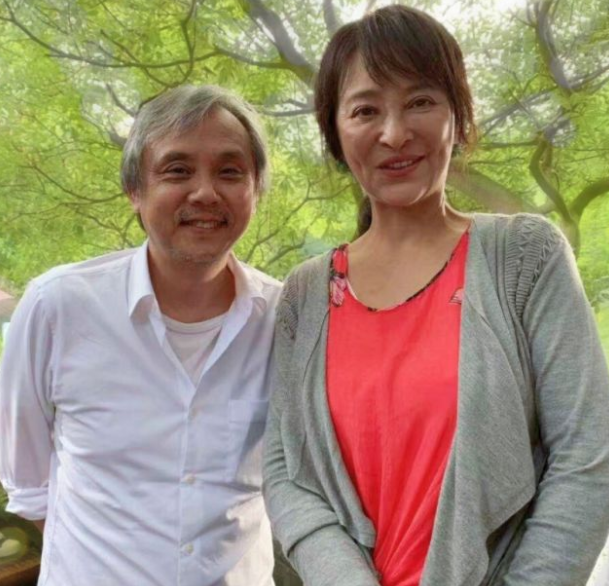 婚后山根工作非常繁忙,两个人聚少离多,李勤勤觉得这不是她想要的生活