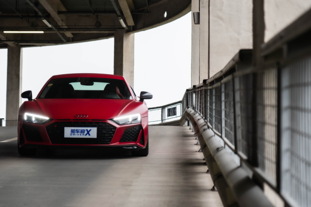 【验车官x】梦想依旧 自吸不亡 试驾奥迪r8