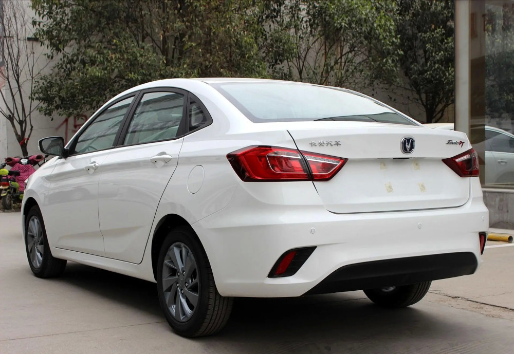 新帝豪太贵就看它579万起售配置实用最经济的国产三厢车