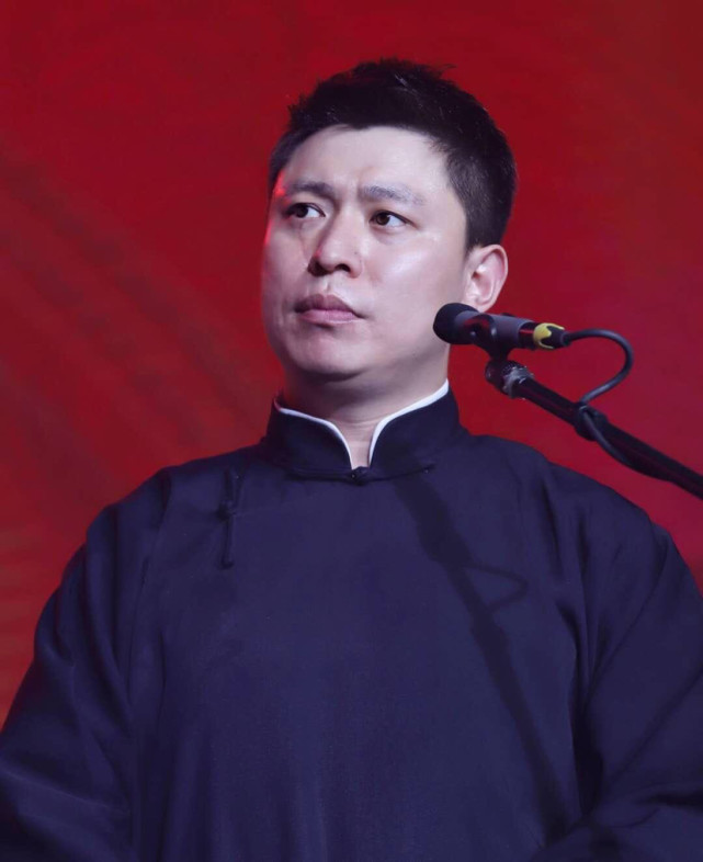 曹云金大闹郭德纲生日宴,骂遍众师弟,唯独看到李鹤东秒怂!