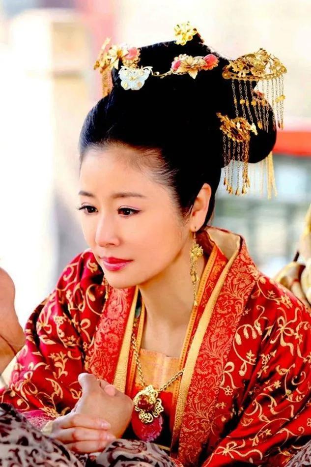 一,《倾世皇妃》马馥雅圣母白莲花:总是一副心怀天下的样子,圣母白