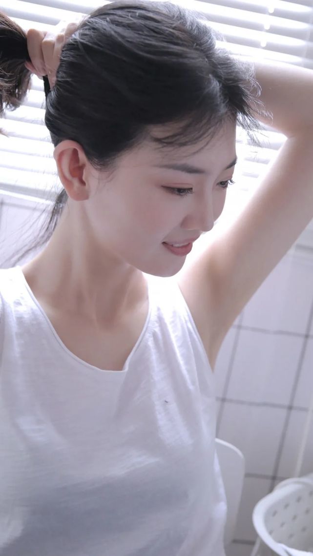 成熟美女 漂亮清新 尽显高级感