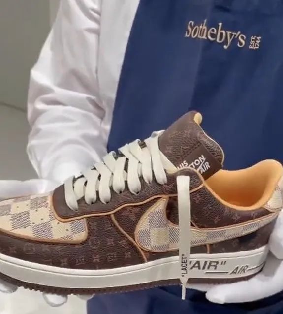 一夜暴涨19万lvx耐克af1联名开启发售你能抢的到吗