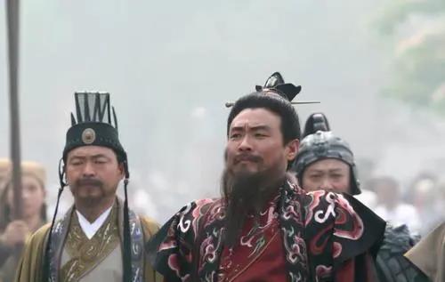 孙皓是三国时期著名的暴君,他贪恋酒色且残暴无比,大臣,王族乃至身边