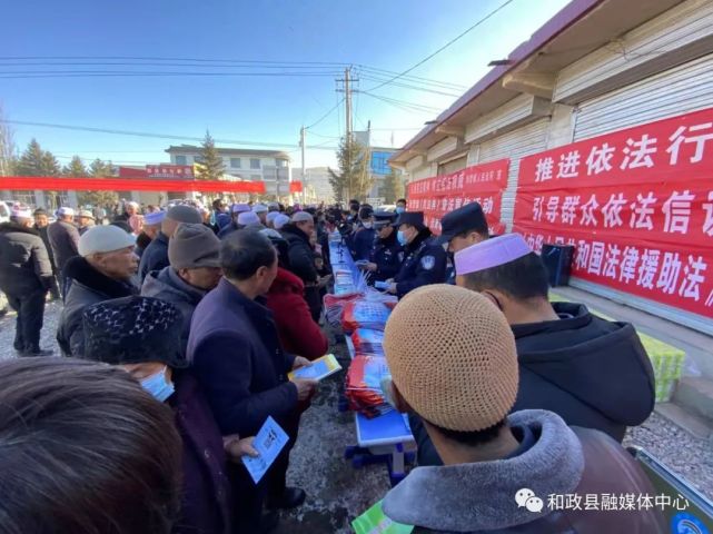 惠民政策,疫情防控宣傳資料1000餘份,宣講了以老