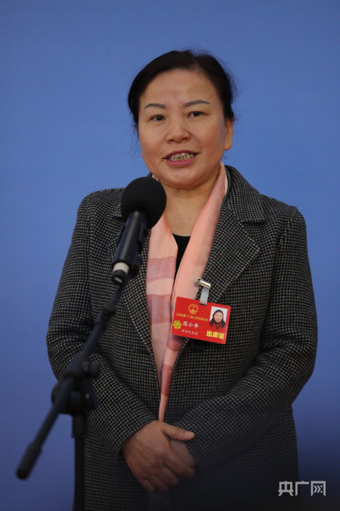 办企办学30多年来,詹慧珍向困难群众无偿施以援手,累计为社会公益事业