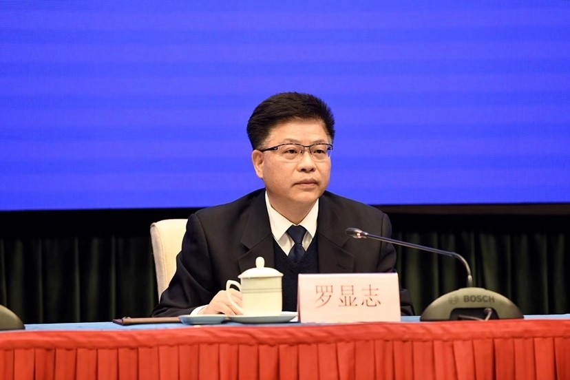 发布会上,省委组织部部务委员罗显志对此作出回应.