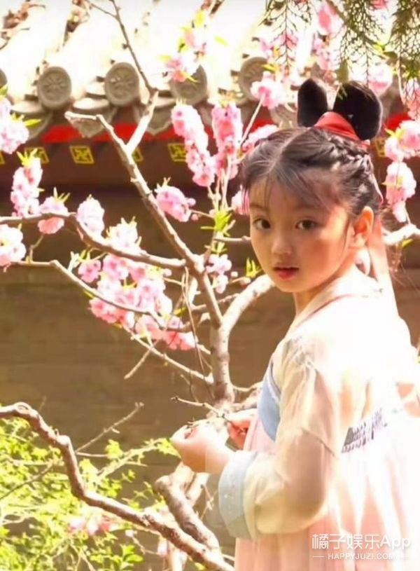 还记得百万年薪拿来养弟弟的阿拉蕾吗？如今长到认不出？（组图） - 32