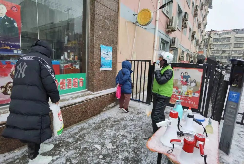 探访封控区丰台万柳园小区2710人核酸采样工作已全部完成