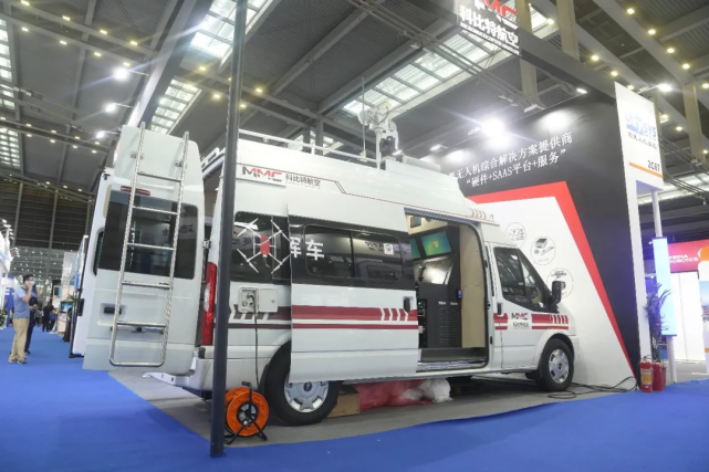 科比特航空发布急先锋智慧无人机指挥车