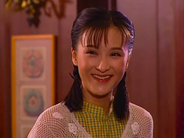 情深深雨蒙蒙梦萍罕露面脸蛋白皙面色红润45岁保养似少女