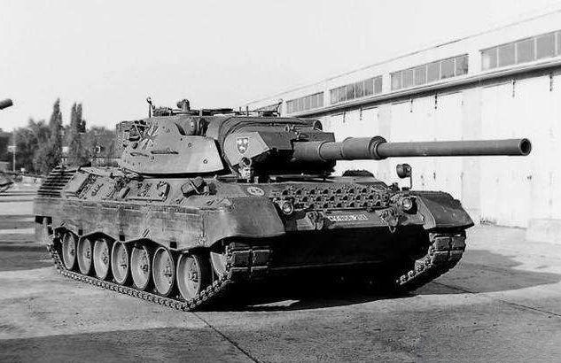 1式坦克和豹2式坦克,其中豹2式坦克又出了几款后继改进型号,比如豹2a3