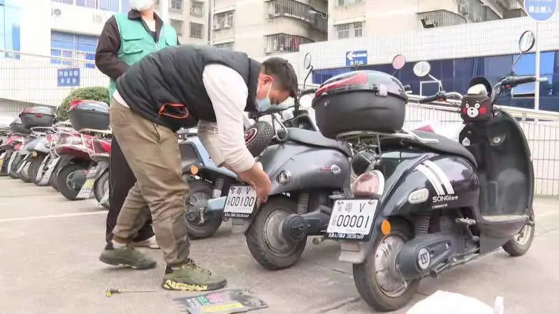 普宁市举行超标电动车登记上牌启动仪式和开展春运交通安全工作检查