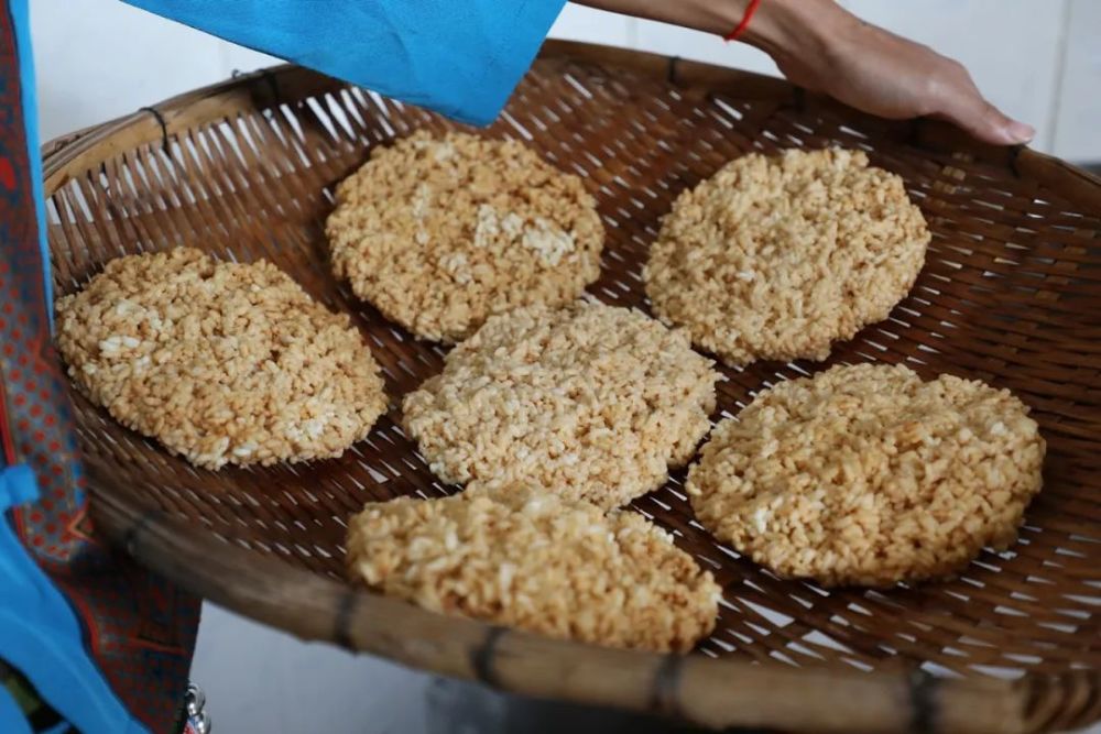 风靡吃货圈元江人的土味年货嘎嘣脆