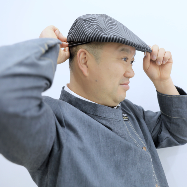 一家三口蜗居宿舍的厨师老郑 默默助学宁夏西海固女孩11年