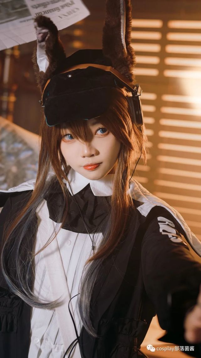 cosplay:明日方舟报童阿米娅cos正片@硫酒