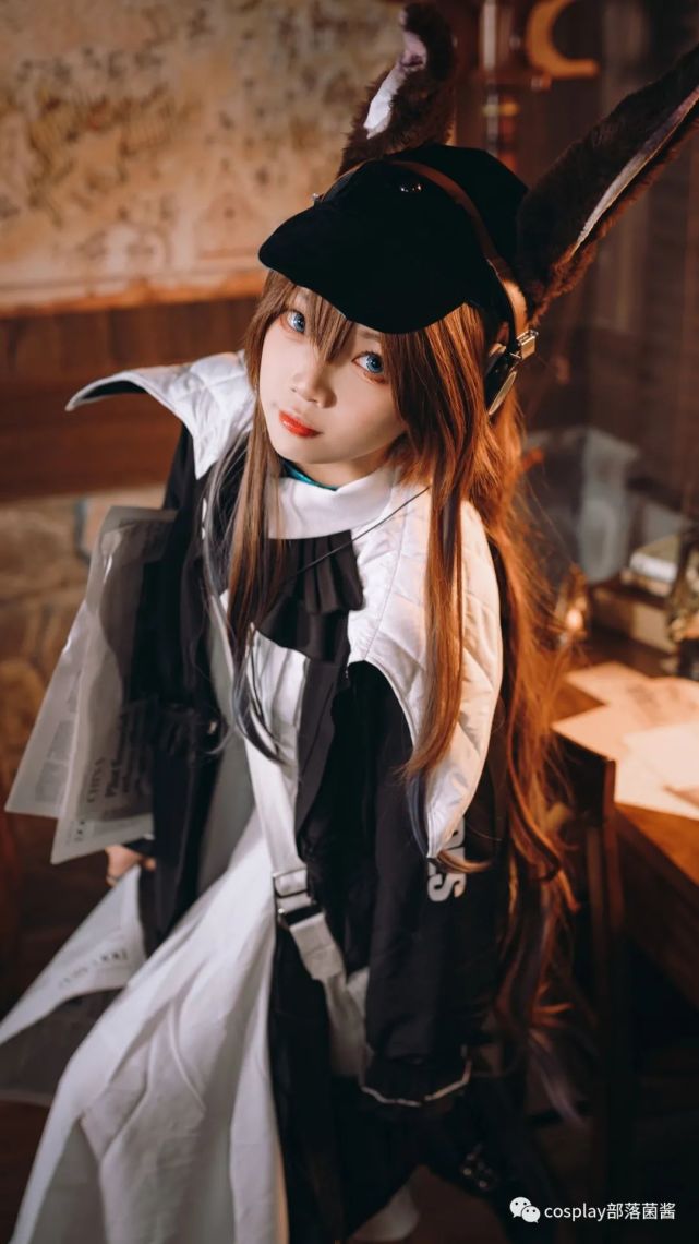 cosplay:明日方舟报童阿米娅cos正片@硫酒