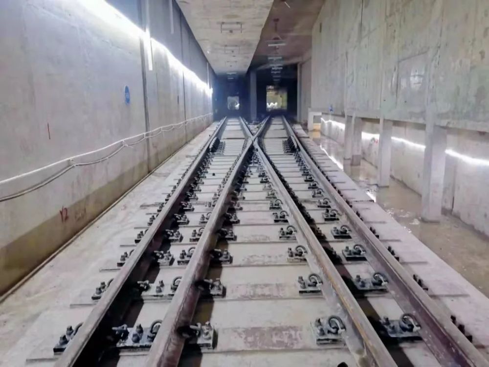 深圳地铁6号线支线全线35kv左线400v成功实现电通