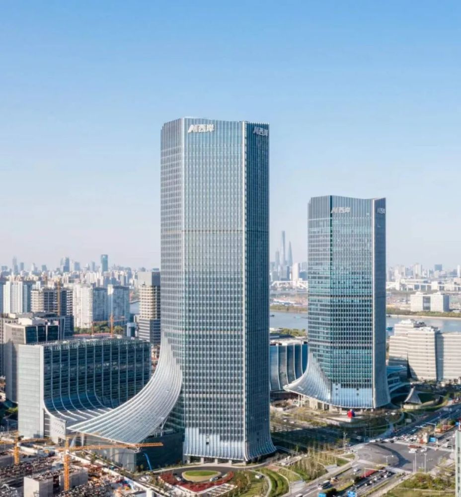 这两家单位在西岸智塔挂牌徐汇优化营商环境再加速