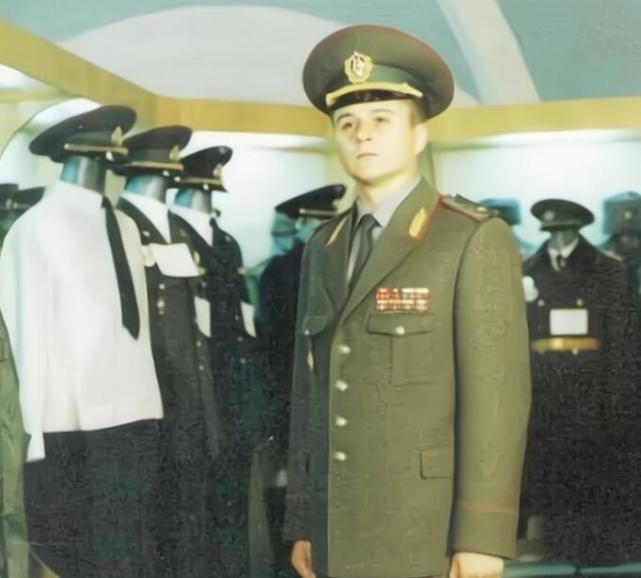 解放军21式军服,采用夹克式,与97式军服,为何变化巨大?