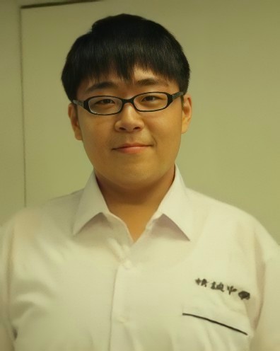 童星郝邵文:4岁身价千万,被父母赔光财产,改行直播带货却出圈