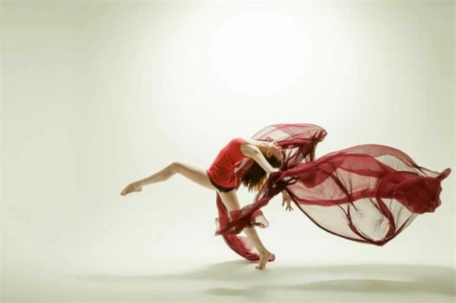 蒋雨含:跨界绽放 演绎精彩人生