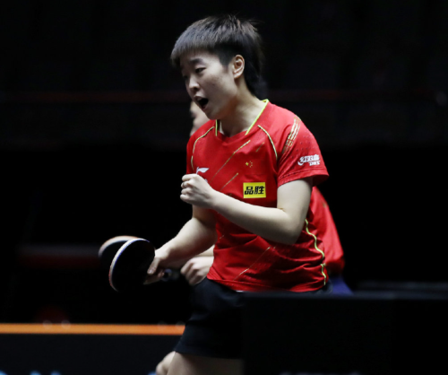 向鹏/张瑞3-2险胜薛飞/王晓彤,率先挺进混双四强,比赛非常激烈