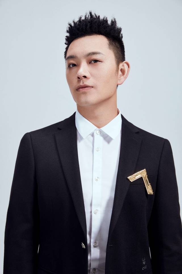 专辑名字《morethan》饱含了董宝石的人生信条以及对