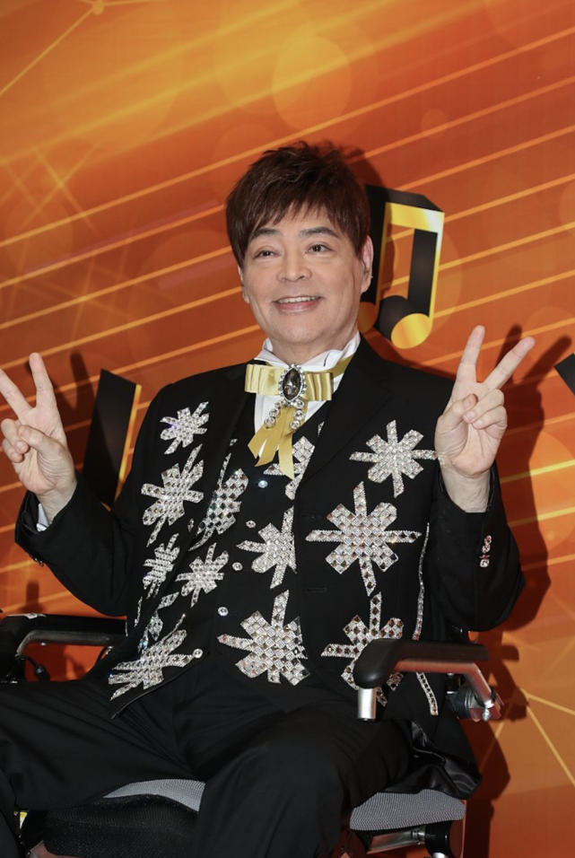 坦言要靠歌酬做手术,已两年没收入|歌手|张伟文|演唱会|张敬轩